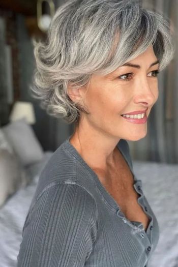 Salt And Pepper Wavy Bob Hairstyles For Women Over 40