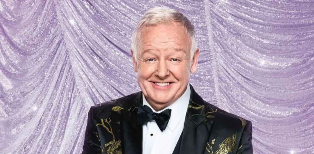 Les Dennis Early Life and Career